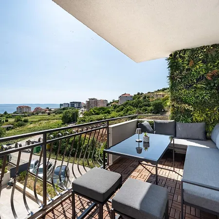 아파트 Rina With Heated Jacuzzi 스플리트