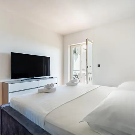 Rina With Heated Jacuzzi 스플리트