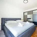 Apartman Rina With Heated Jacuzzi *